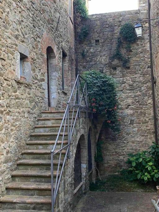 Medieval Tower In Umbria With Swimming Pool Montelagello Exteriér fotografie