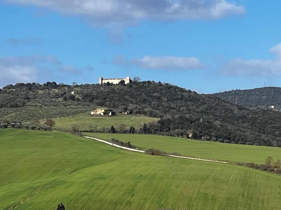 Medieval Tower In Umbria With Swimming Pool Montelagello Exteriér fotografie