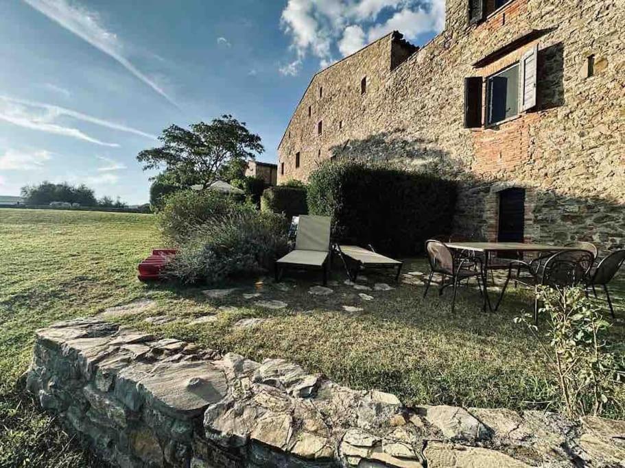 Medieval Tower In Umbria With Swimming Pool Montelagello Exteriér fotografie